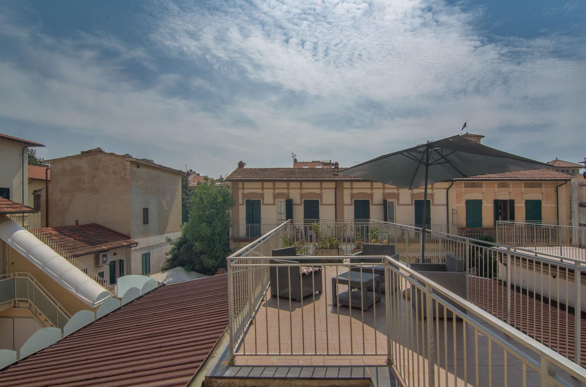 Hotel Arcangelo Viareggio Exterior photo