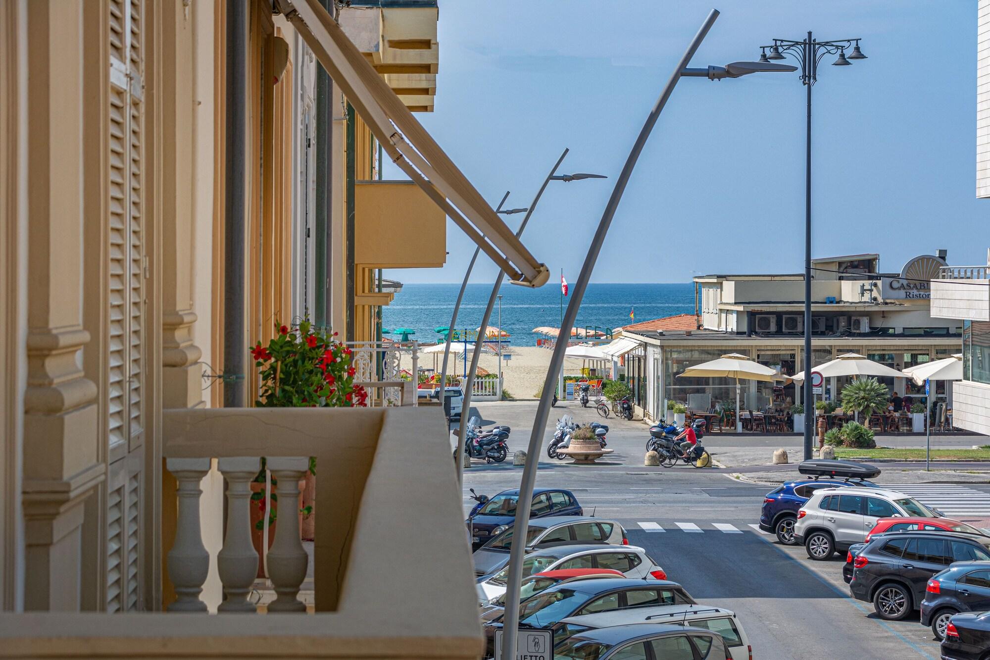 Hotel Arcangelo Viareggio Exterior photo