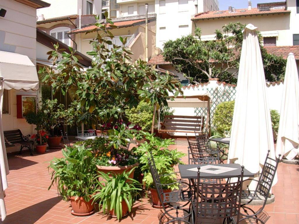 Hotel Arcangelo Viareggio Exterior photo