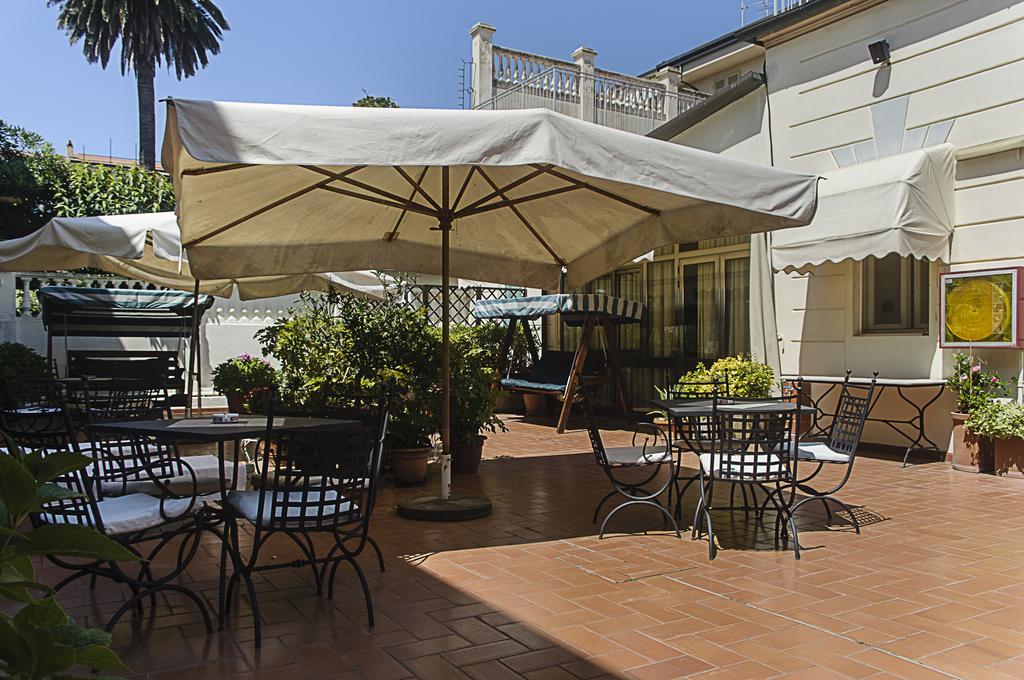 Hotel Arcangelo Viareggio Exterior photo