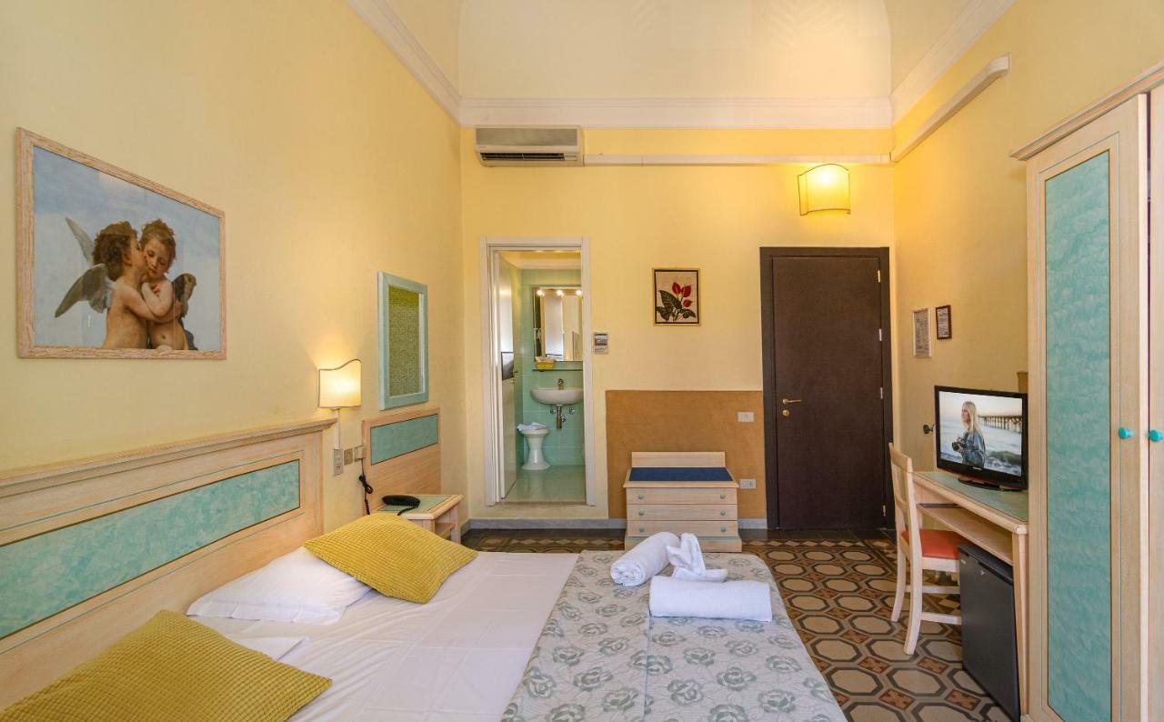 Hotel Arcangelo Viareggio Exterior photo