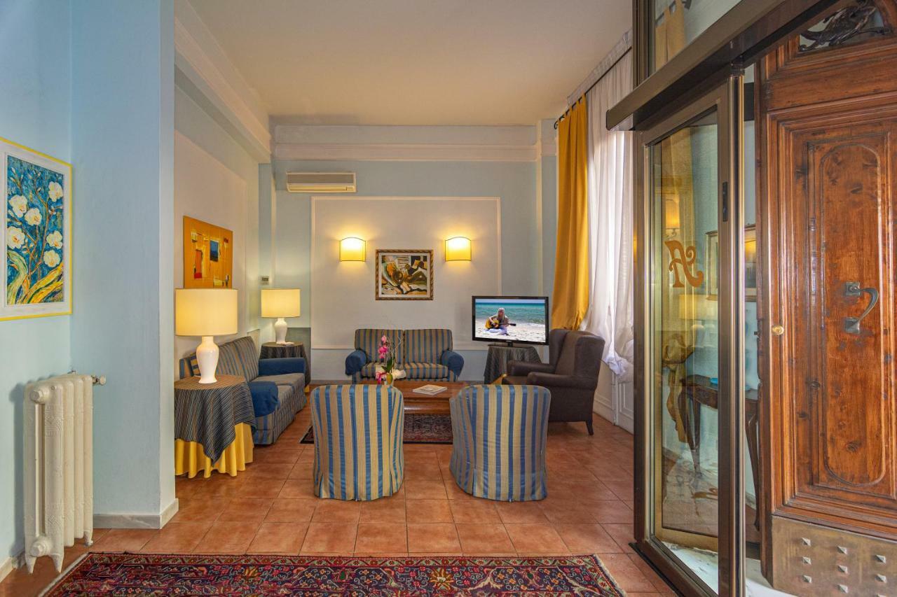 Hotel Arcangelo Viareggio Exterior photo
